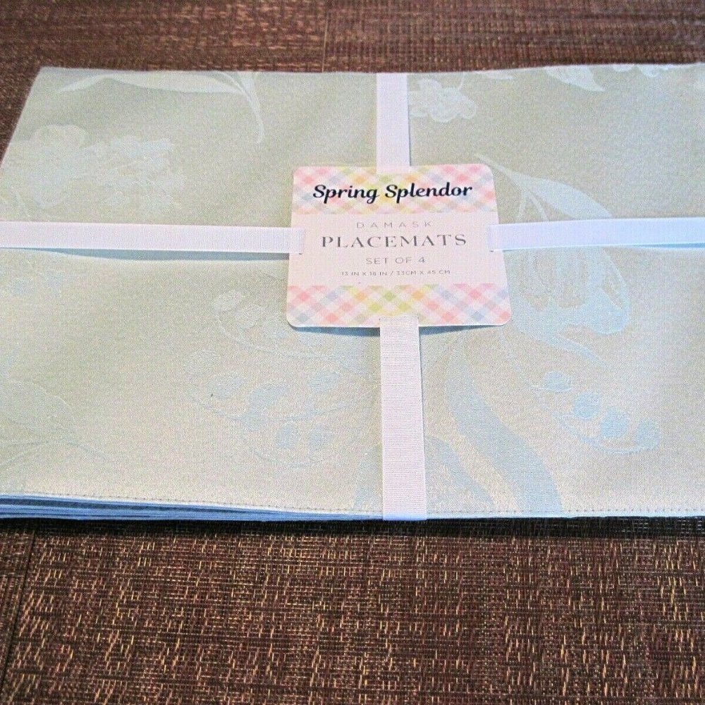 Set of 4 Damask Table Placemats 13 X 18 inches Mint Green Spring Splendor NEW
